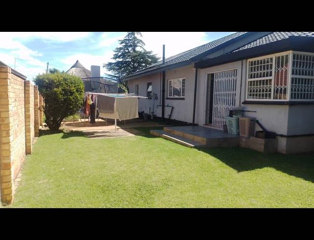 5 BEDROOM HOUSE FOR SALE IN GREENHILLS